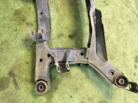 คานรองเครื่อง задняя SUBARU LANCASTER OEM 20152AE001 BHE BEE 2001 EZ30