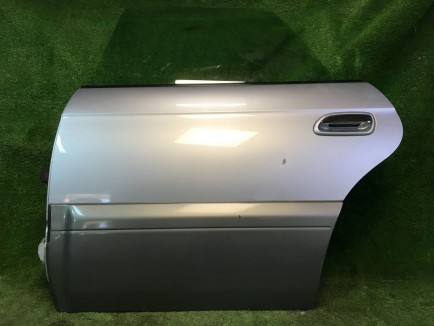 Moldura del cristal trasero izquierdo SUBARU LANCASTER OEM 60400AE430 BHE BH9 2001 Silver 1U2