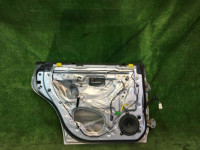 Moldura del cristal trasero izquierdo SUBARU LANCASTER OEM 60400AE430 BHE BH9 2001 Silver 1U2