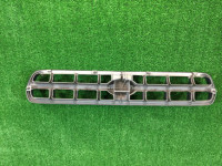 Решетка радиатора SUBARU LANCASTER OEM 91121AE200 BHE BH9 2000 grey 9G9
