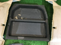 แผงบุห้องเก็บของท้าย SUBARU LANCASTER OEM 94047AE020AD, 94047AE030AD, 95066AE030GG, 95066AE020GG, BHE BH9 BH5 2000 beige 8L5
