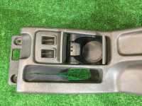 カップホルダー SUBARU LANCASTER OEM 92132AE000DG, 66150AE020DG BHE BH9 2000 beige 8L5