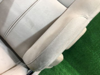 Juego de asientos SUBARU LANCASTER OEM 64010AE731GE, 64010AE721GE, 64221AE130GE, 64231AE130GE BHE BH9 2000 beige 8L5