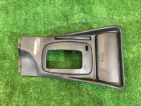 Пластик вокруг селектора 92070AC040 SUBARU GRAND WAGON