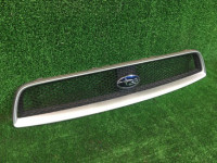 Решетка радиатора Blitzen SUBARU LEGACY OEM 91121AE230 BE5 BH5 BH9 BE9 BHE 2002