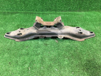 变速箱横梁 SUBARU LANCASTER OEM 41022AE120, 41011AE010 BHE BEE 2001 EZ30