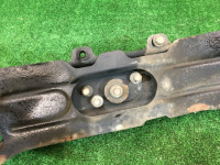 变速箱横梁 SUBARU LANCASTER OEM 41022AE120, 41011AE010 BHE BEE 2001 EZ30