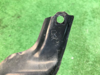 Soporte derecho del parachoques delantero SUBARU LANCASTER OEM 57707AE230 BHE 2001 green 1F8 1U7 1U6
