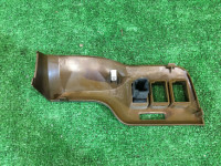 แผงพลาสติกคอนโซลหน้า SUBARU LANCASTER OEM 66050AE010 BH9 BHE BH5 1998 Beige 8L5