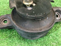 ยางแท่นเครื่องขวา SUBARU LANCASTER OEM 41022AE020 BH9 1998 EJ25