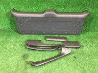 Обшивка пятой двери 94047AC100MU, 94047AC000MU, 94017AC020MU, 94017AC030MU SUBARU LEGACY