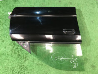 Puerta delantera derecha SUBARU LEGACY B4 OEM 60009AE000 BE5 BH5 BH9 BE9 1999 black 88H