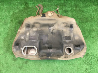 油箱 SUBARU LEGACY B4 OEM 42012AE000, 42012AE010 BE5 BH5 BH9 BE9 1999 EJ206