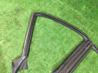 ยางขอบประตูขวา SUBARU LEGACY B4 OEM 63521AE000 BE9 2001 Silver 01G