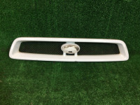 Решетка радиатора SUBARU LEGACY OEM 91121AE410 BH5 BE5 BE9 BHE BH9 2002 white 51E