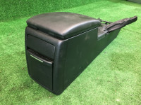 Бардачок подлокотник SUBARU LEGACY OEM 92114AG120JC, 92113AG050JC, 66150AG010JC, 66150AG070JC BP5 BL5 BLE BPE BP9 2006 silver 39D