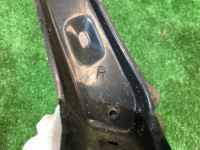 Soporte izquierdo del parachoques delantero SUBARU LEGACY OEM 57714AC040 BG9 1997 silver 406