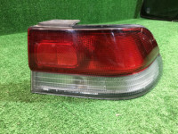 右尾灯 SUBARU LEGACY OEM 84201AC000 BD5 BD9 1998