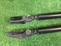 Амортизаторы крышки багажника SUBARU LANCASTER OEM 63260AE020, 63260AE030 BH9 BHE BH5 2001 grey 1U2