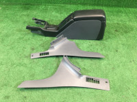 手套箱与扶手 92111AE010AC, 66150AE020ML, 92132AE000ML SUBARU LANCASTER