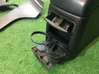 手套箱与扶手 SUBARU LANCASTER OEM 92111AE010AC, 66150AE020ML, 92132AE000ML BH9 BH5 BHE BE5 BE9 BEE 2001 grey 1U2