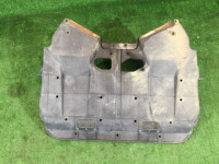แผ่นกันใต้เครื่อง SUBARU LANCASTER OEM 56410AE100 BH9 BE9 2001 grey 1U2