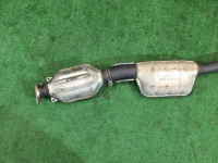 Средняя часть глушителя SUBARU LANCASTER OEM 44200AE050 BH9 BE9 2001 EJ254