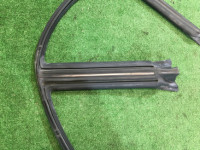 Junta de puerta izquierda SUBARU LANCASTER OEM 63521AE030 BH9 BHE BH5 2001 grey 1U2