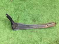 Soporte izquierdo del parachoques delantero SUBARU LANCASTER OEM 57707AE240 BHE BH9 2000 Beige 8L5