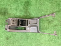 Подстаканник 92132AE000DG, 66150AE020DG SUBARU LANCASTER