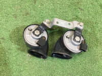 Bocinas SUBARU LEGACY OEM 86012AG050, 86012AG040 BP5 BL5 BPE BPH BP9 2007 EJ20X