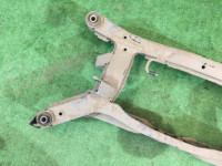 Travessa traseira SUBARU LANCASTER OEM 20152AE000 BHE BH9 BH5 BE5 BE9 BEE 1999 EJ254
