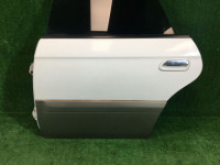 左后门 SUBARU LANCASTER OEM 60400AE270, 60400AE430, 91111AE070MF BH9 1999 white / grey 8K2