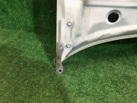 Капот SUBARU LANCASTER OEM 57229AE000 BHE BH9 BH5 BE5 BE9 BEE 1999 white / grey 8K2