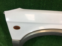 右フロントフェンダー SUBARU LANCASTER OEM 57120AE021, 91111AE000MF BHE BH9 1999 white / grey 8K2