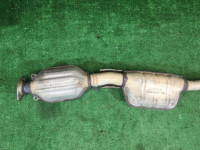 Средняя часть глушителя SUBARU LANCASTER OEM 44200AE050 BH9 BE9 1999 EJ254