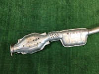 中間マフラー катализатор SUBARU LEGACY OEM 44200AE120 BE5 BH5 2001 EJ206