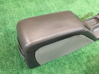 Glovebox and armrest кожа SUBARU LANCASTER OEM 92111AE030AD, 66150AE020DG, 92132AE000DG BH9 BHE BH5 1998 beige 8L5