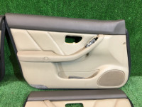 Painéis de porta кожа SUBARU LANCASTER OEM 94210AE360AD, 94210AE370AD, 94220AE220AD, 94220AE230AD BH9 BHE BH5 BE5 BE9 BEE 1998 beige 8L5