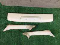 バックドアトリム SUBARU LANCASTER OEM 94320AE010AD, BH9 BHE BH5 1998 beige 8L5