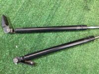 Амортизаторы крышки багажника SUBARU LANCASTER OEM 63260AE020, 63260AE030 BHE BH9 BH5 2000 white 07C