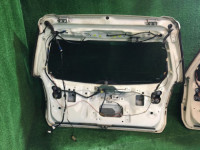 尾门 SUBARU LANCASTER OEM 60800AE040, 84251AE060 BHE BH9 BH5 2000 white 07C