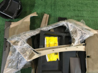 Обшивка багажника SUBARU LANCASTER OEM 94072AE000AD, 94072AE010AD, 94015AE020GF, 95066AE020GG, 95066AE030GG BHE BH9 BH5 2000 white 07C