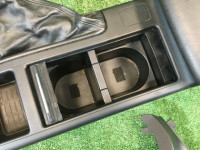 グローブボックス・アームレスト SUBARU OUTBACK OEM 92111AG200JC BPE BP9 BP5 2005 gold 39J