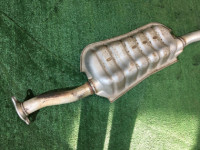 Средняя часть глушителя SUBARU OUTBACK OEM 44200AG050 BPE BP9 BP5 2005 EZ30