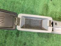 Porta-luvas e apoio de braço высокий SUBARU FORESTER OEM 92060FC020ND SF5 SF9 2000 black 47A