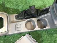 Porta-luvas e apoio de braço высокий SUBARU FORESTER OEM 92173SA000ND, 92113FE100ND, 92114SA040ND, 92136FE000ND SG5 SG9 SG 2005 48W