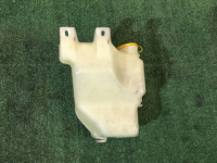 Depósito del limpiaparabrisas SUBARU FORESTER OEM 86610SA000 SG5 SG9 2003 EJ202