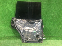Puerta trasera izquierda SUBARU FORESTER OEM 60409SA0119P SG5 SG9 2003 black 18L