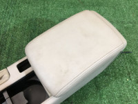 Guantera y reposabrazos SUBARU LEGACY OEM 92111AG060WA BLE BPE 2004 grey 45A